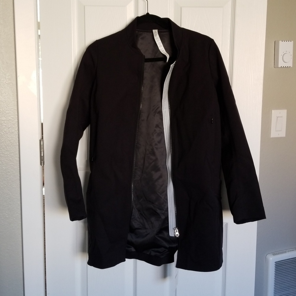 NWT Lululemon Carry-All Coat, Black, size 4